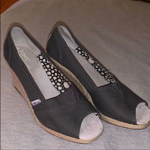 Toms wedges
